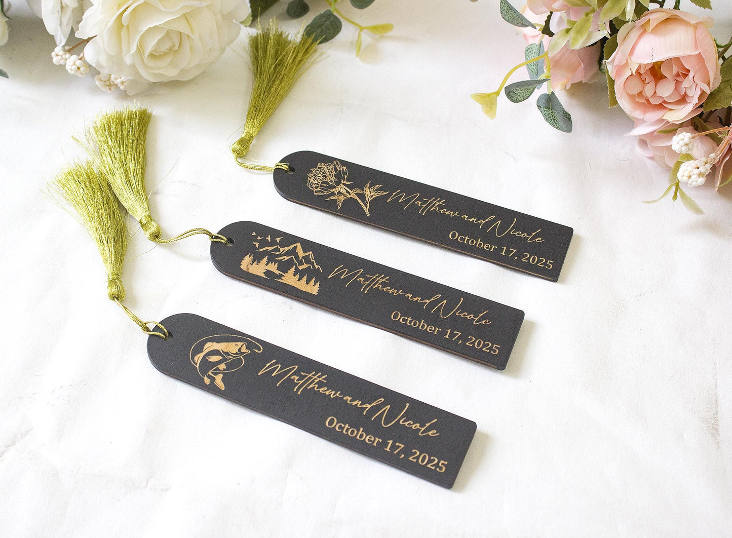 Bookmark Favors, Personalized Wedding Favor Gift, Wooden Place Cards, Custom Wedding Bookmarks in Bulk, Gift for Guest